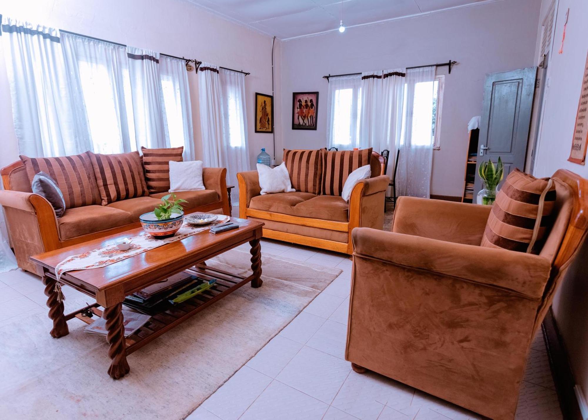 Faraja Homestay- Seamless Comfort In The Heart Of The City - Free Wifi, Warm Hospitality, And Local Delights Await 모시 외부 사진
